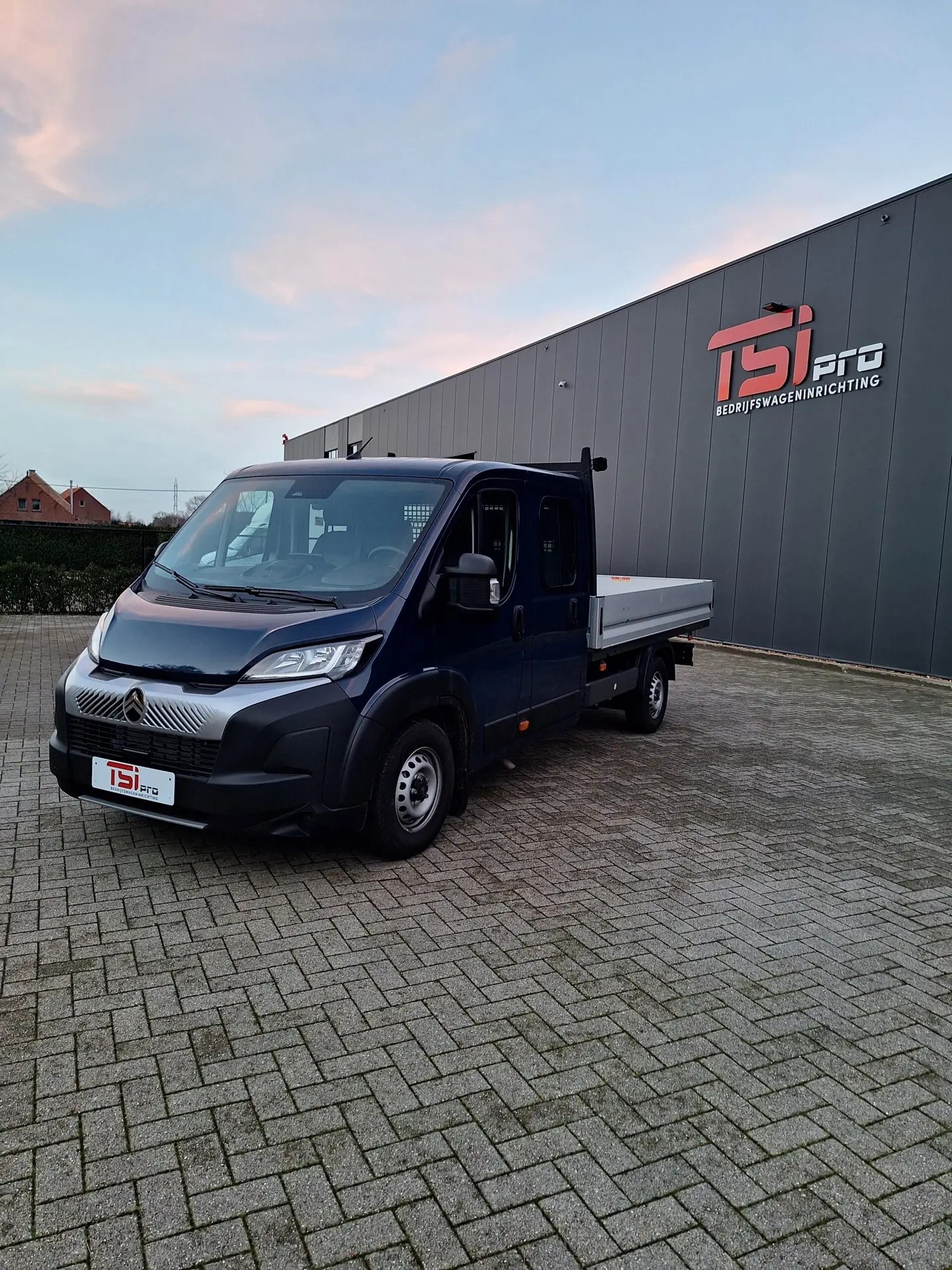 TSIpro bedrijfswageninrichting en dakdragers